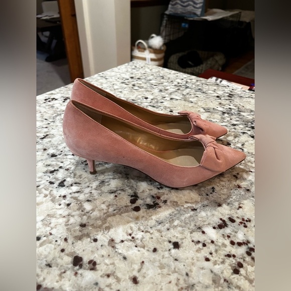 Ann Taylor Pink Pointed Toe Bow Suede Size 7 Heels | 2.5” - Picture 3 of 8